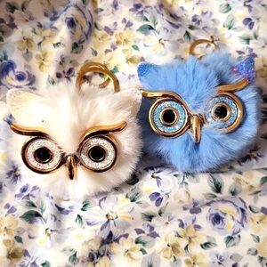New Owl Keychains Fuffy PomPom Owls 1 White 1 Blue
